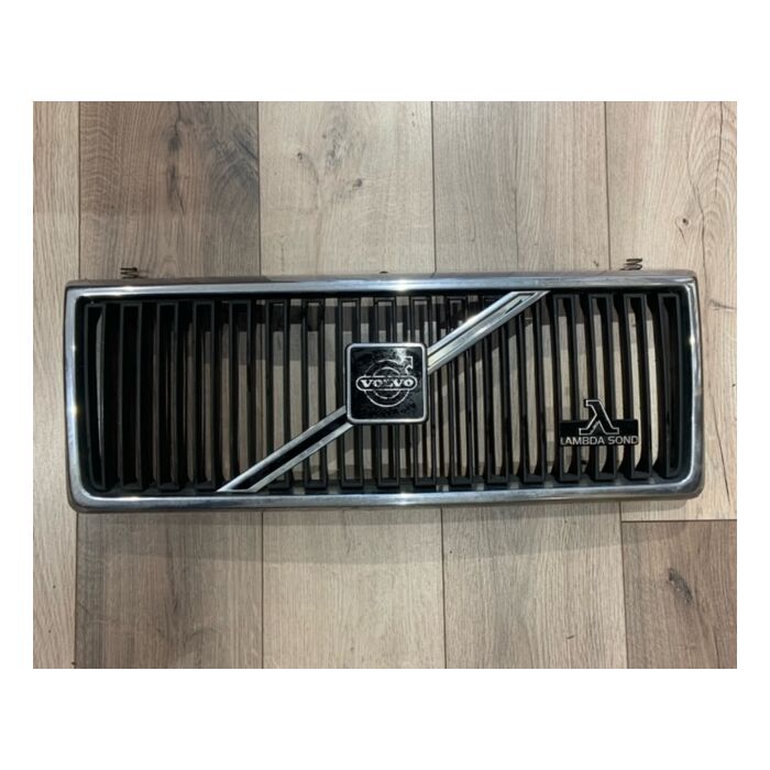 Grill inklusive Chrom Grillrand, Originalleistung, für Volvo 240, 242, 244, 245 1981+, Lambda Sond, Gebraucht.