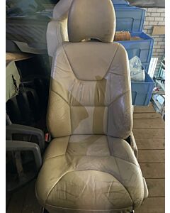 volvo Xc70 voorstoelen en achterbank leer set interieurbekleding leder beige